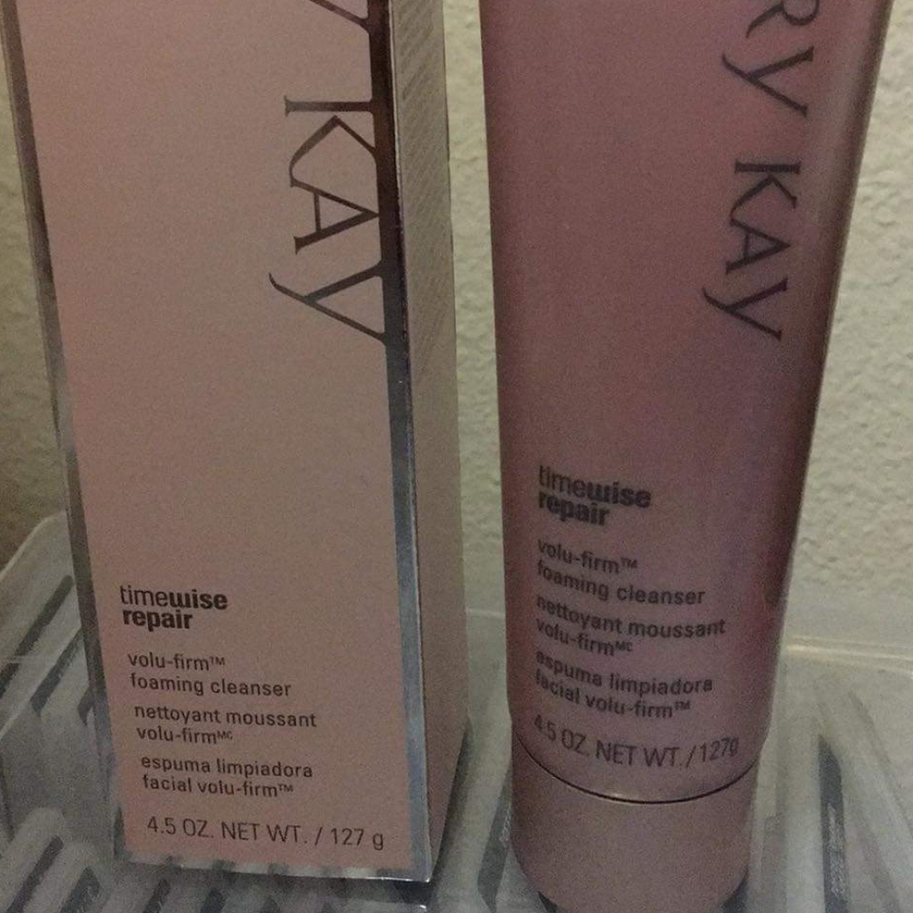 Mary Kay Time Wise Repair foaming cleanser
